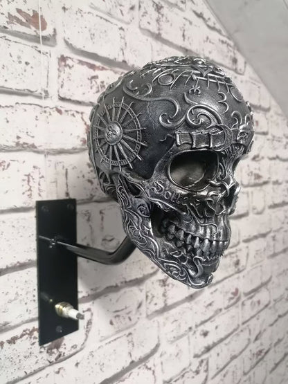 SkullHook – Halter für Helm und Jacke