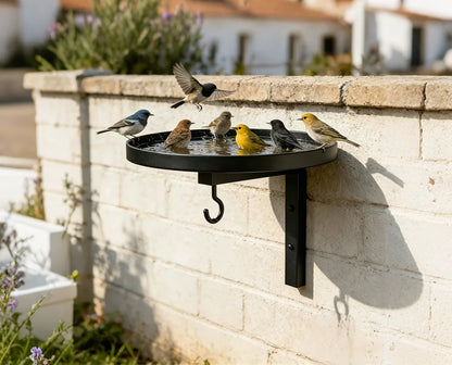 Vogelbad aus Metall zur Wandmontage