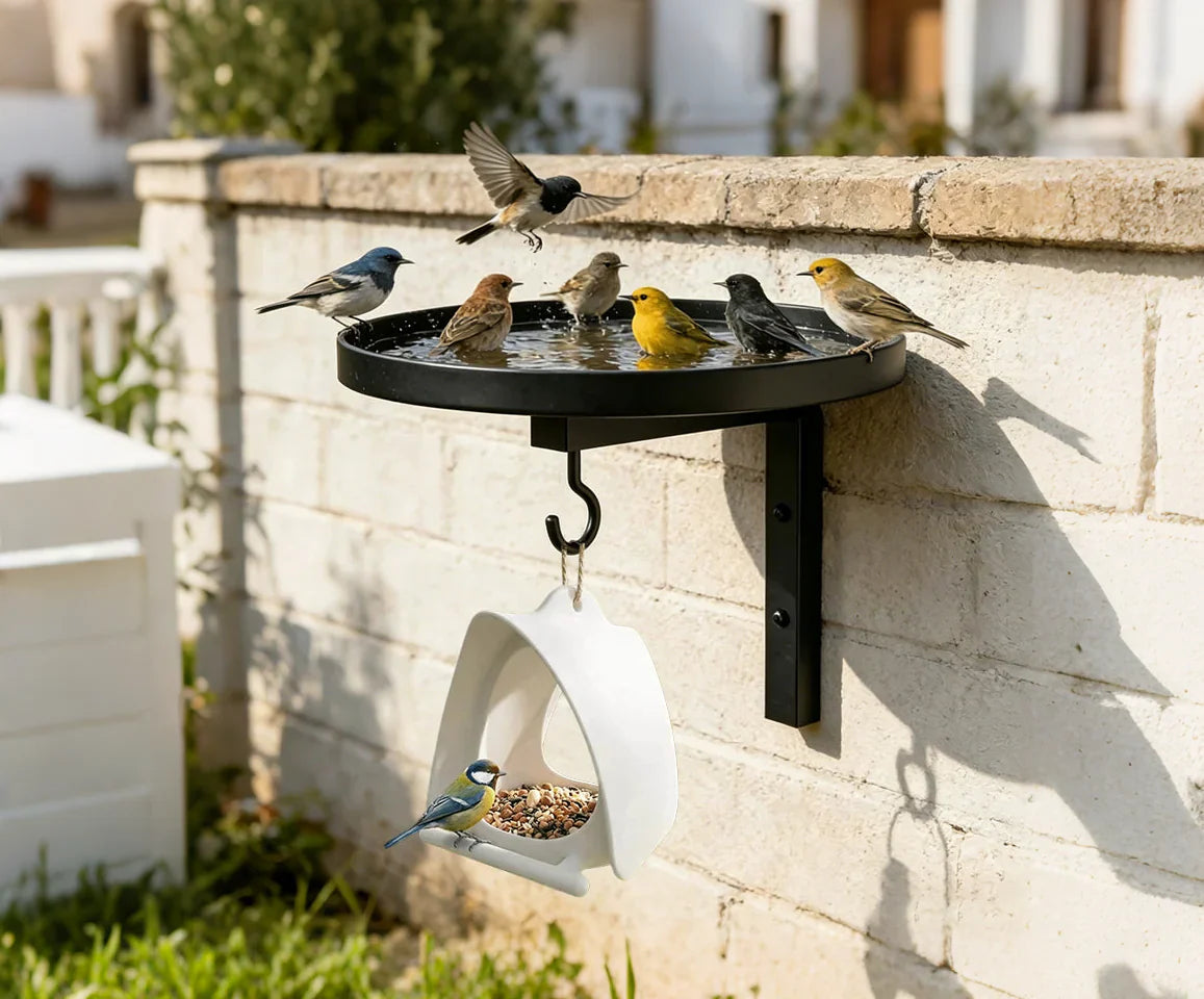Vogelbad aus Metall zur Wandmontage