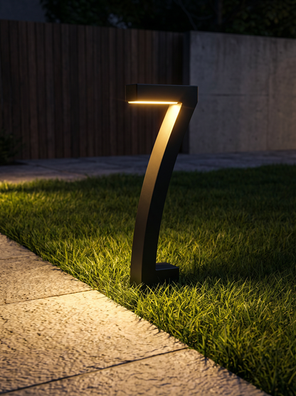 Moderne Solarbetriebene Wegbeleuchtung in Kreativem Design