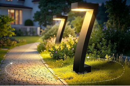 Moderne Solarbetriebene Wegbeleuchtung in Kreativem Design