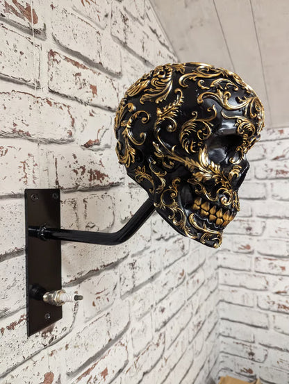 SkullHook – Halter für Helm und Jacke
