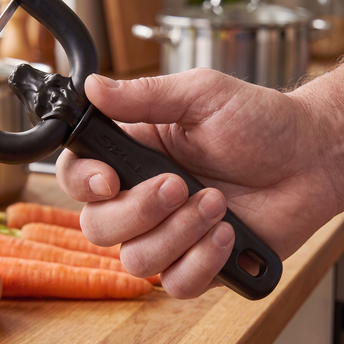 Handmesser zum Entfernen von Fett bei Rind- und Schweinefleisch