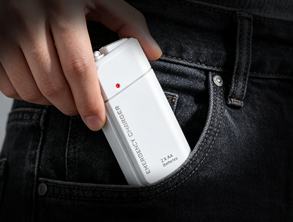 Tragbares Notladegerät mit AA-Batterien – USB-Aufladung, kompakt und mit LED-Taschenlampe – perfekt für Reisen, Pendeln und Stromausfälle