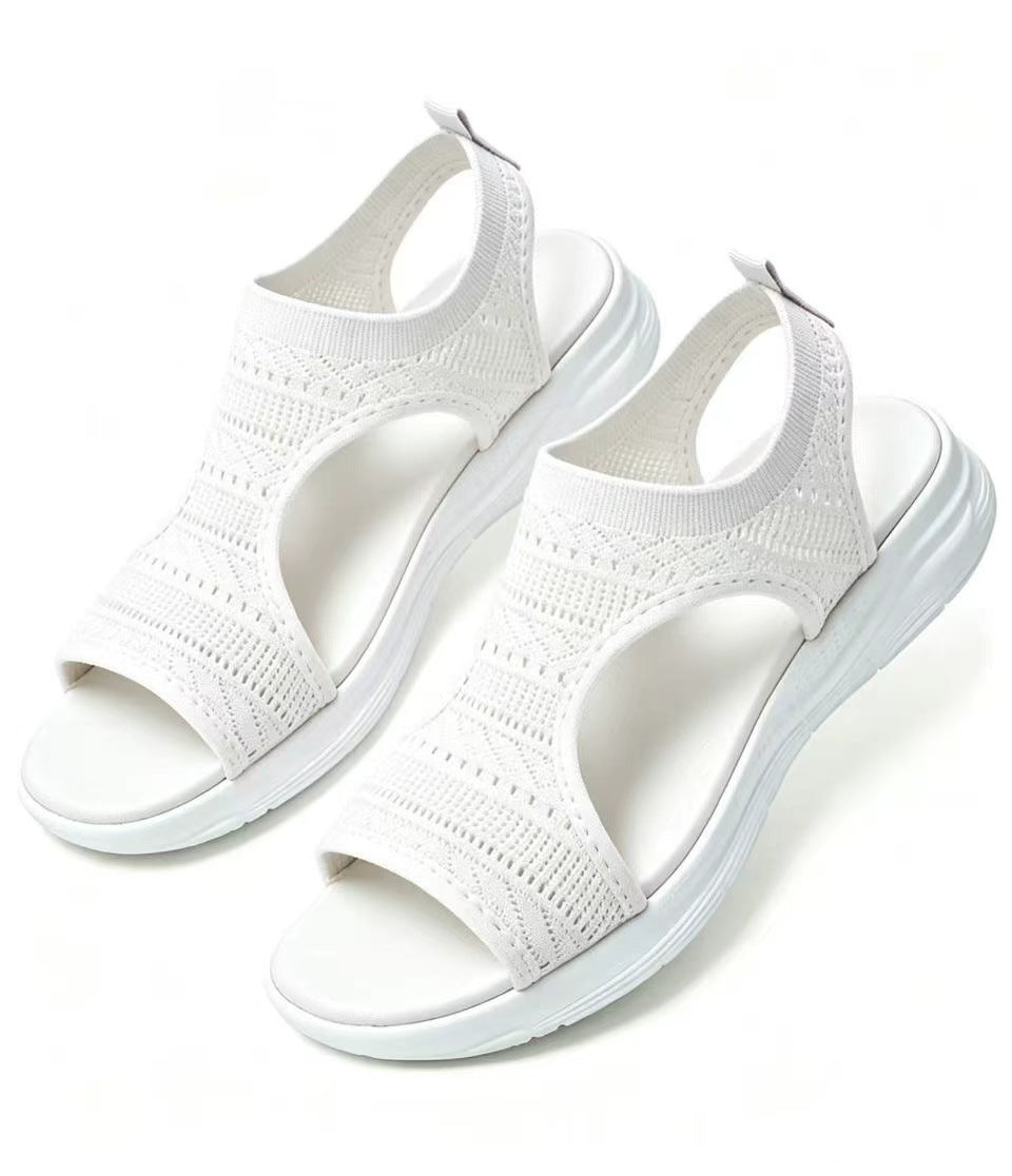 Bequeme, atmungsaktive flache Sandalen