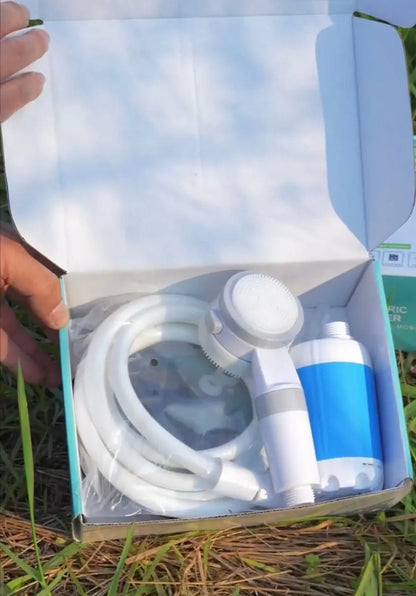 Tragbare Wasserpumpe: Set mit Schlauch und Sprühkopf
